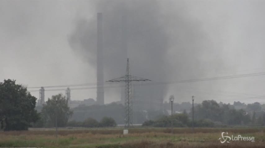 Germania, esplosione in una raffineria