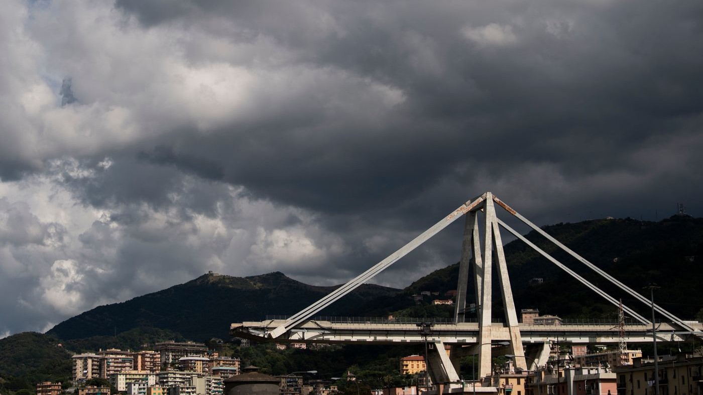 Ponte Genova, per il crollo la Procura indaga 20 persone e Autostrade per l’Italia