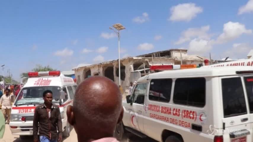 Autobomba a Mogadiscio: 7 morti, anche bambini