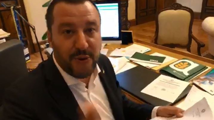 Salvini indagato attacca i giudici: “Io eletto, loro no”. Legnini: “E’ lesivo”