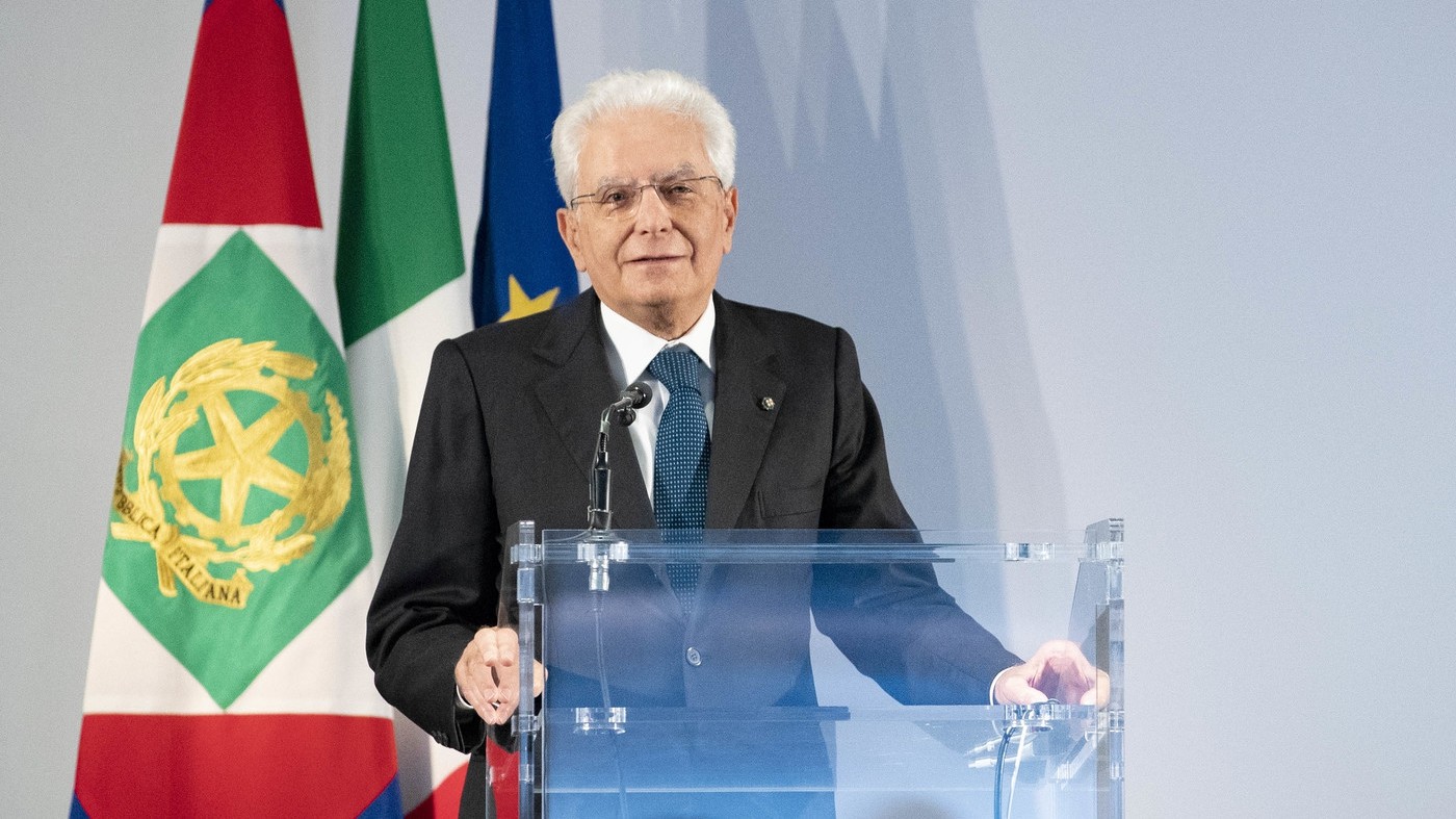 Mattarella: “Italia saldamente in Ue, spinte dissociative antistoriche”