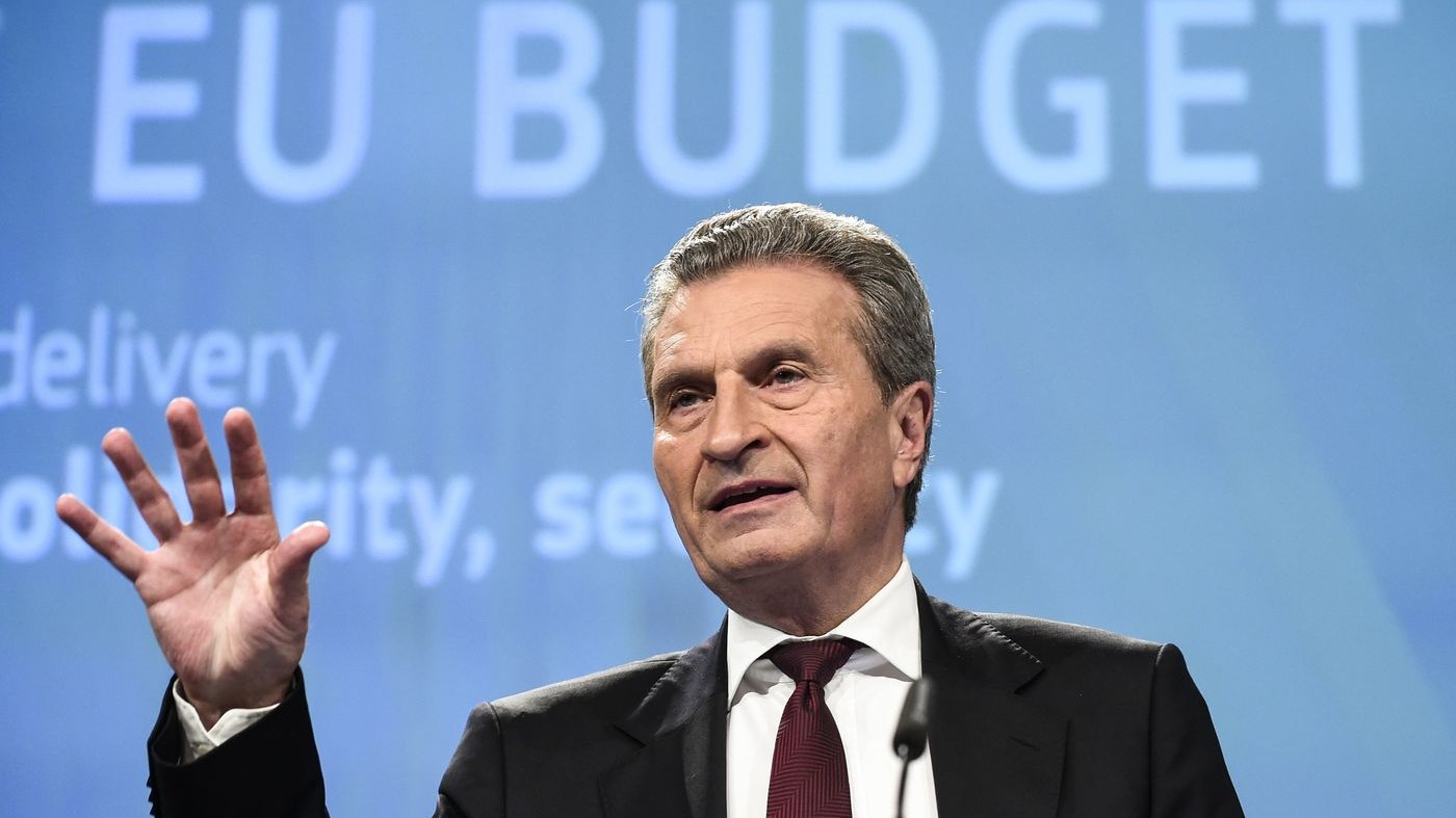 Oettinger: “Su bilancio Ue, Italia rischia di danneggiarsi da sola”