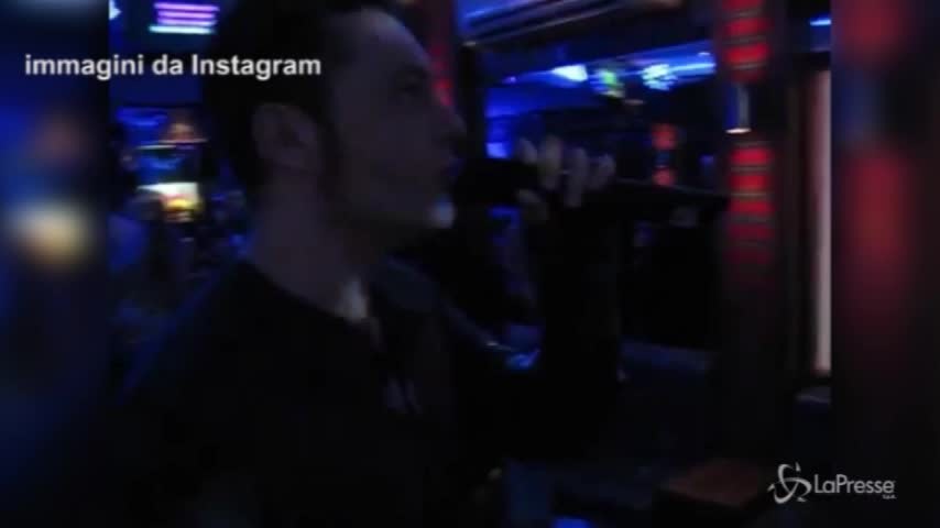 Karaoke di Tiziano Ferro in Portogallo: il pubblico lo ignora