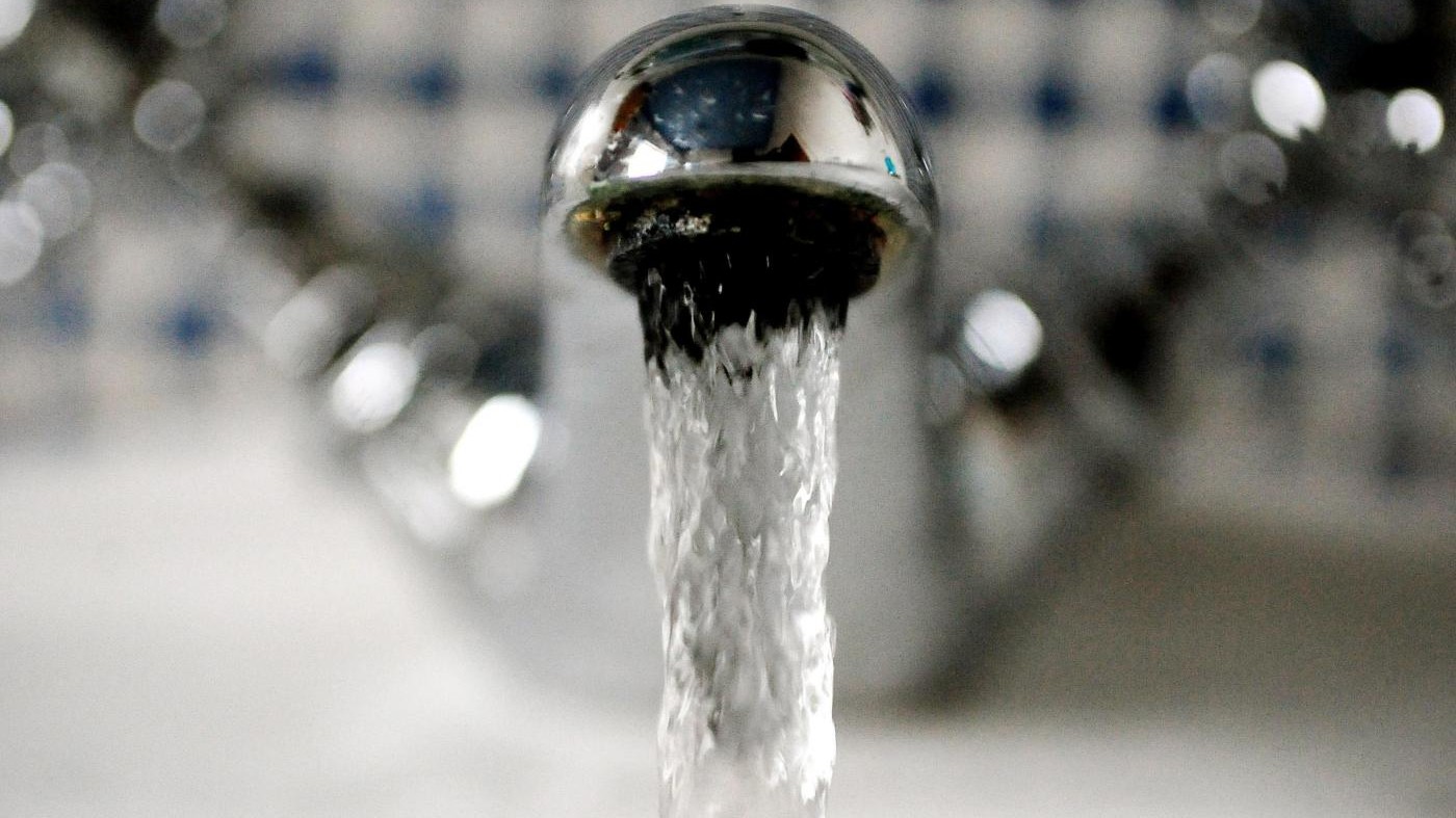 Brescia, 138 casi di polmonite e due di legionella: ipotesi batterio