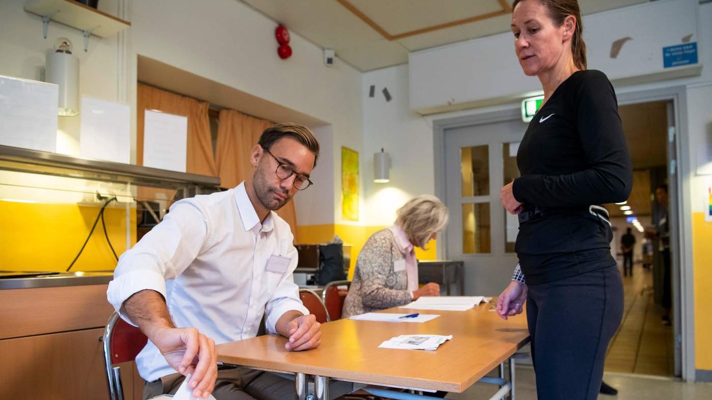 Elezioni Svezia, in equilibrio centrosinistra e centrodestra. Estrema destra al 17,6%
