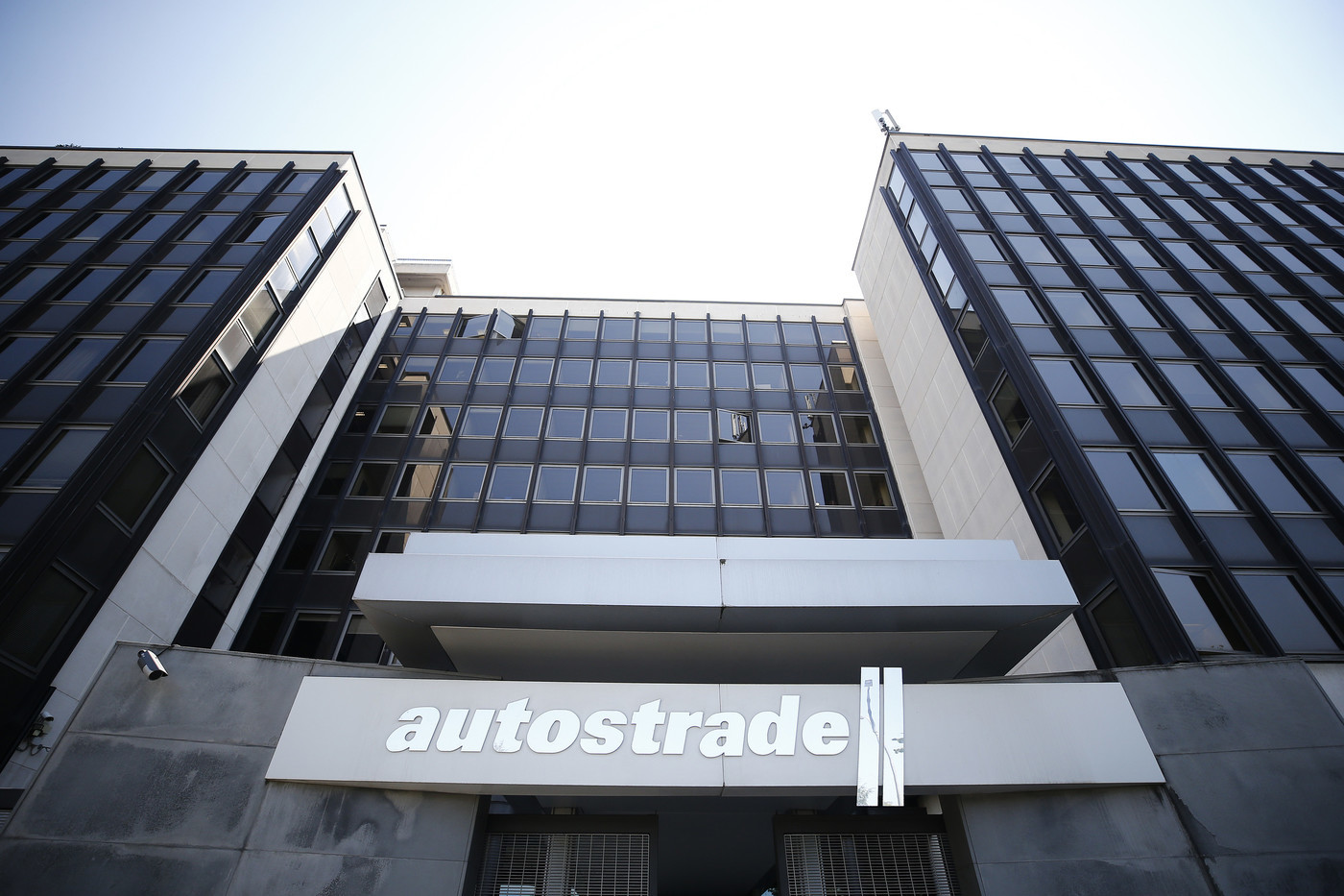 Autostrade, schiaffo dal governo: ricostruzione ponte Morandi a Fincantieri