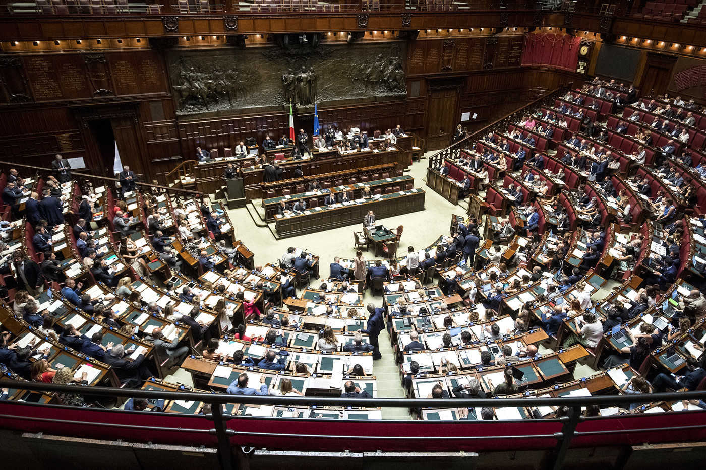 Milleproroghe, prima fiducia per Lega-M5S. Insorge l’opposizione: “Atto illegittimo”