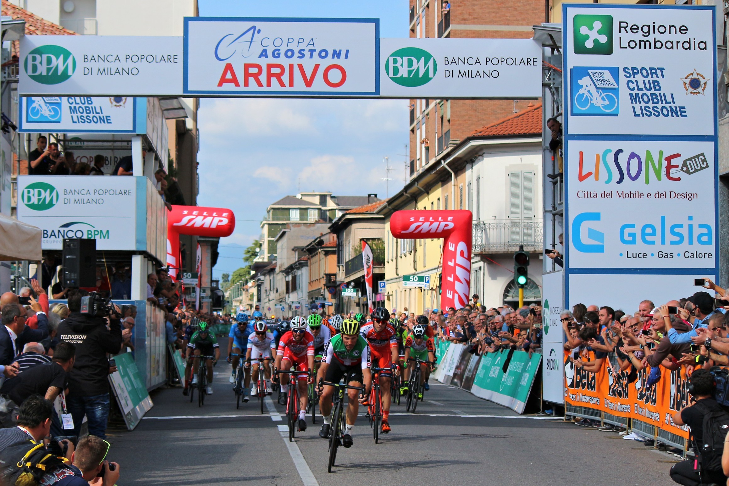 Ciclismo, Via al Trittico Lombardo: Moscon protagonista