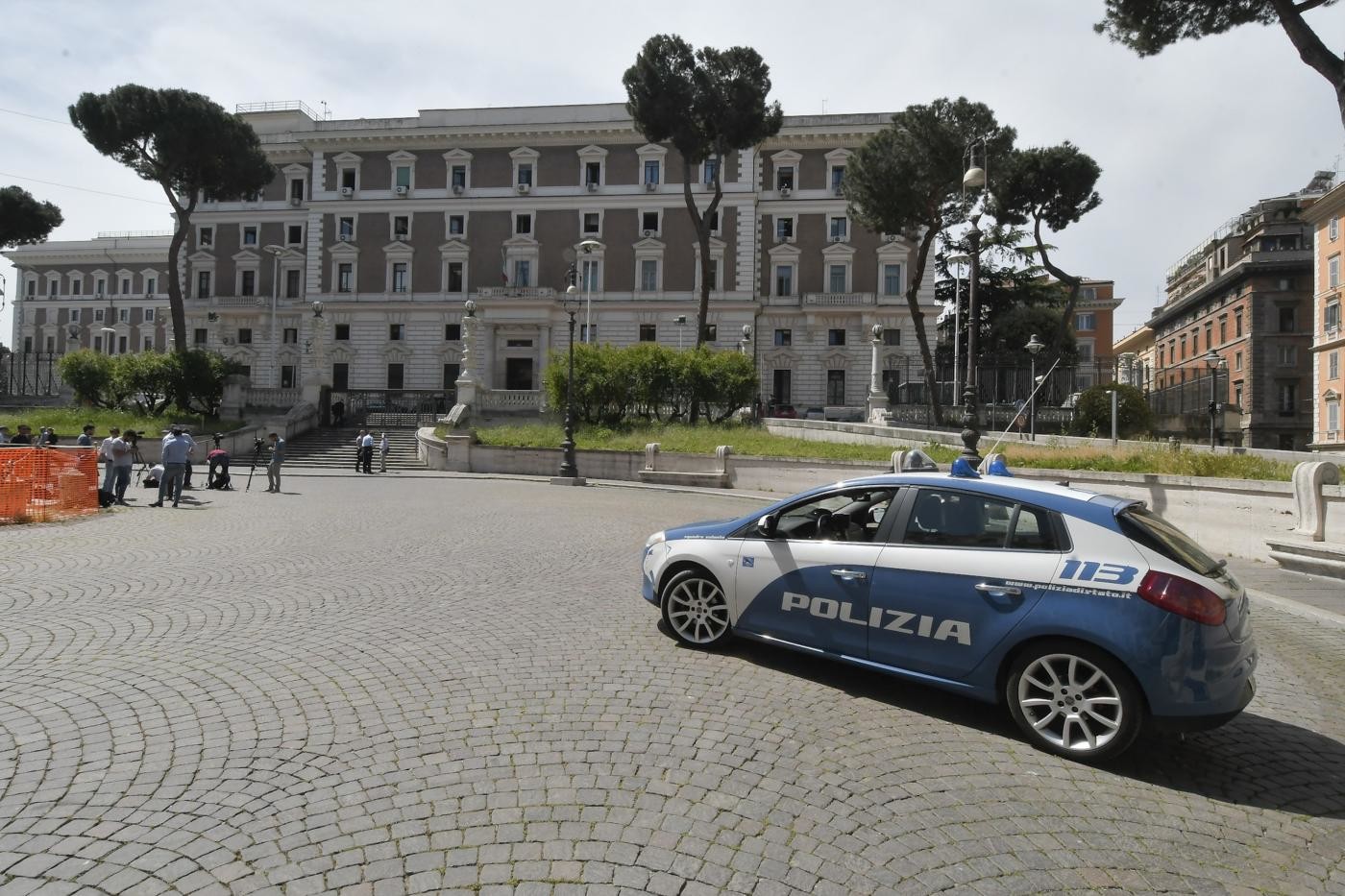 Roma, donna violentata davanti al Viminale: un 37enne in manette