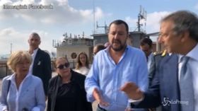 Migranti, Salvini all’Hotel House di Porto Recanati: “Servono le ruspe, va abbattuto”