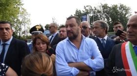 Salvini all’Hotel house, lo sfogo dei cittadini: “Mi hanno aggredito”