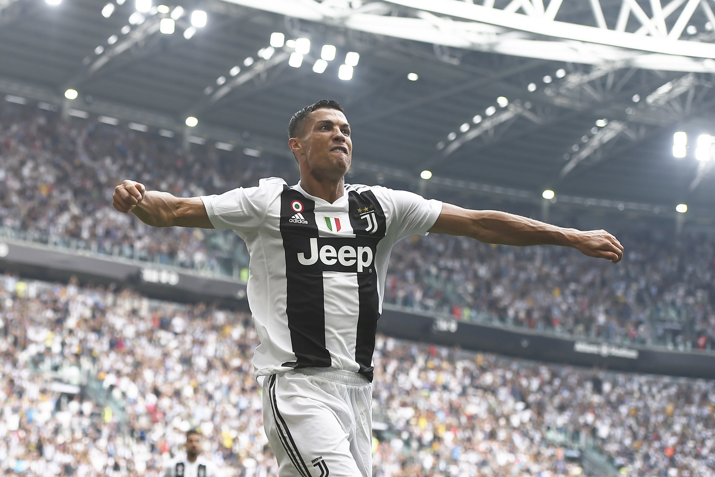 Serie A, si sblocca CR7: doppietta al Sassuolo, Juve in testa da sola