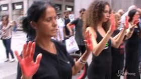 Milano, protesta animalista shock in vista della Settimana della Moda