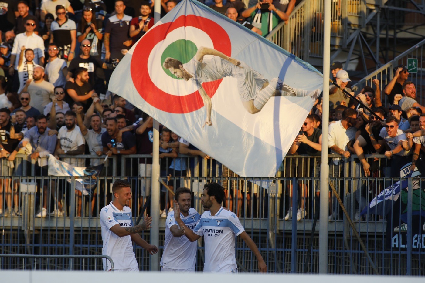 Serie A, alla Lazio basta Parolo: Empoli lotta ma cade 1-0