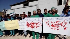 Siria, la protesta dei medici: “Vogliamo essere protetti”