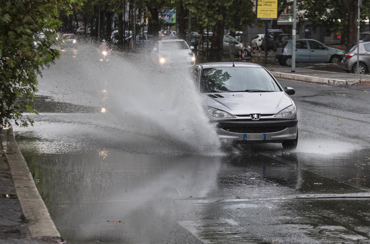 Nuvole e pioggia, arriva il brutto tempo: il meteo del 18 e 19 settembre