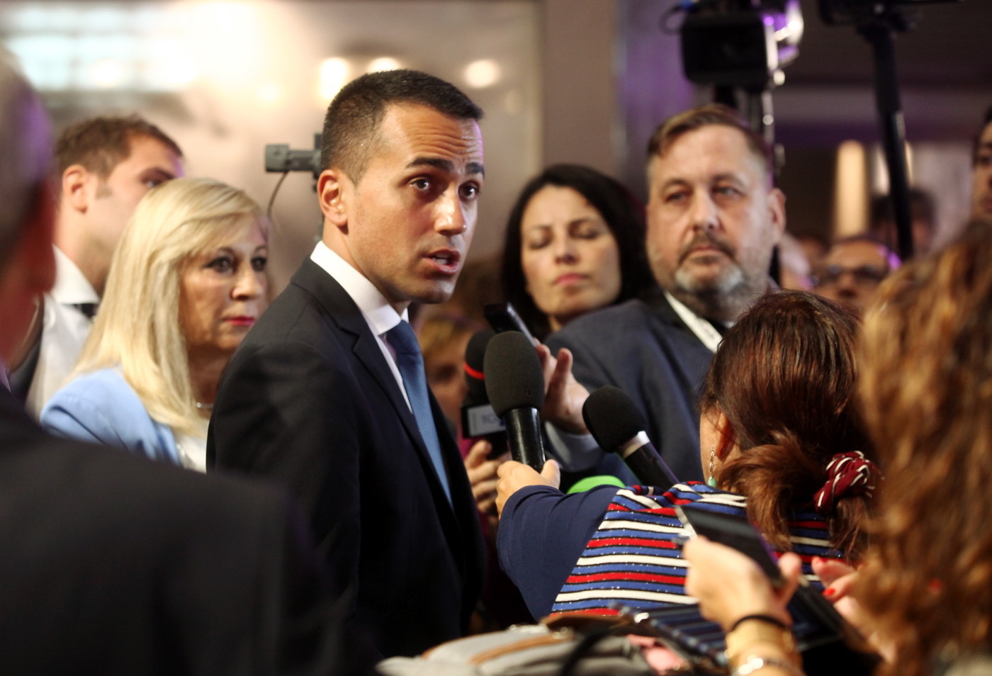 Riforme, Di Maio: “Arriva proposta per tagliare 345 parlamentari”