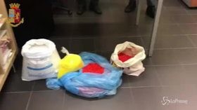 Napoli, blitz a Scampia: trovato immobile usato per summit dei clan