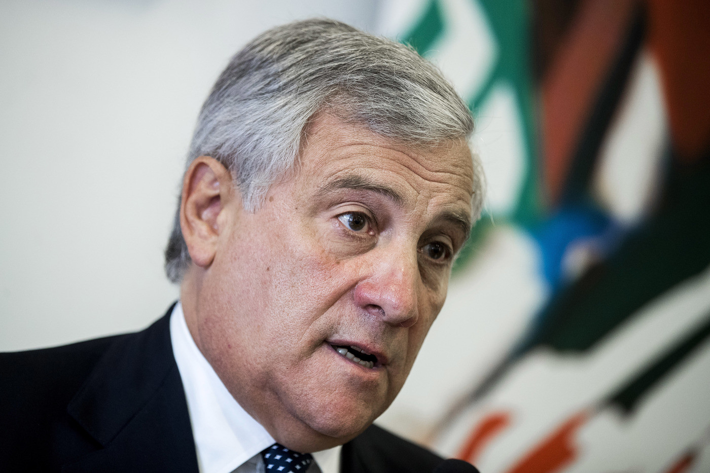 Migranti, Tajani: “Governo italiano troppo debole, servono risultati concreti”