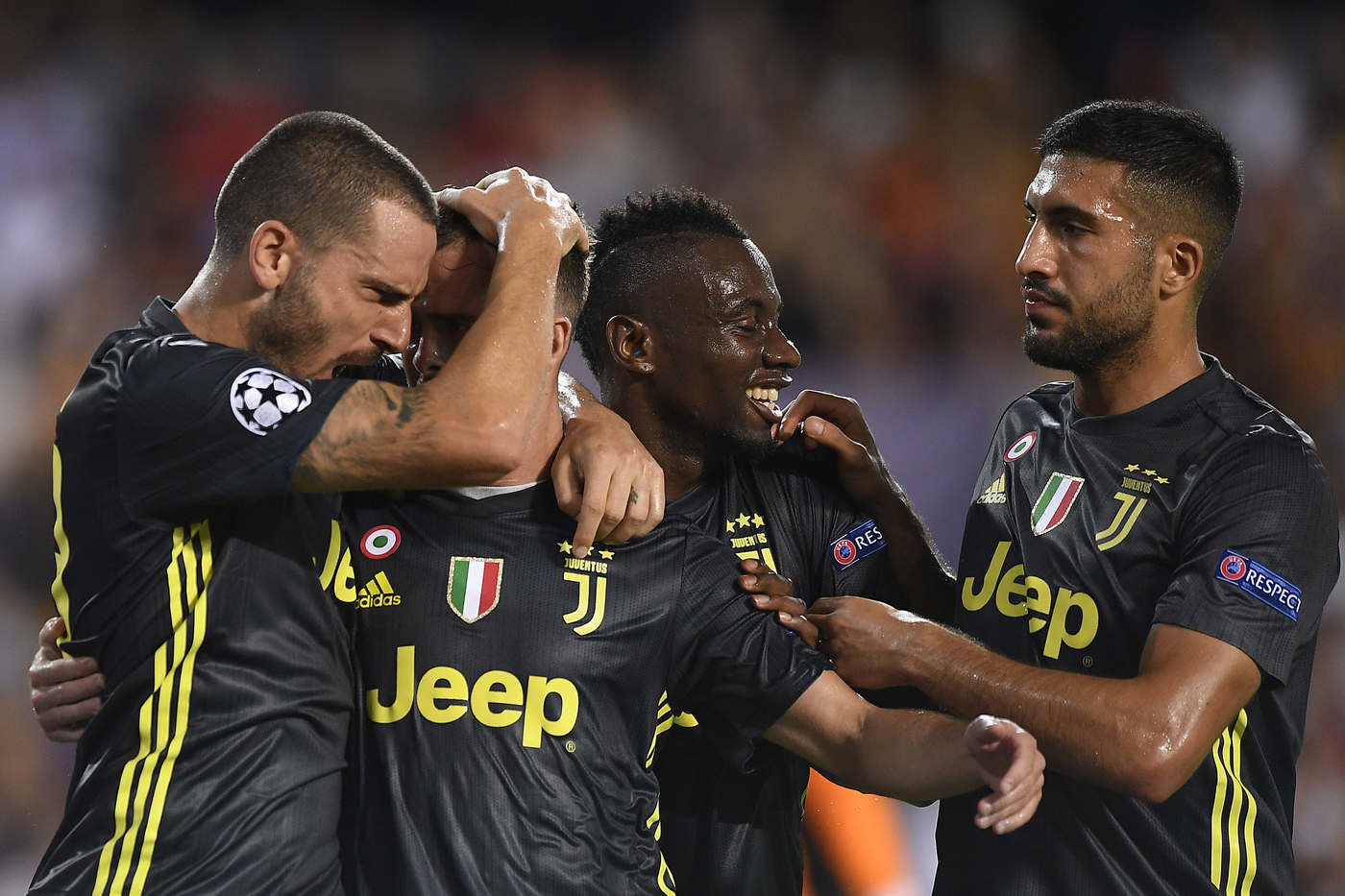 Champions, Juve super anche senza CR7 espulso per una ‘pettinata’