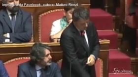 Renzi-show in Senato: “Le vostre promesse elettorali sono degne di Scherzi a Parte”