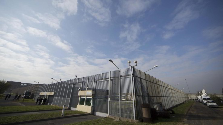 Roma, detenuta uccide i figli in carcere: “Sono buona madre, volevo proteggerli”