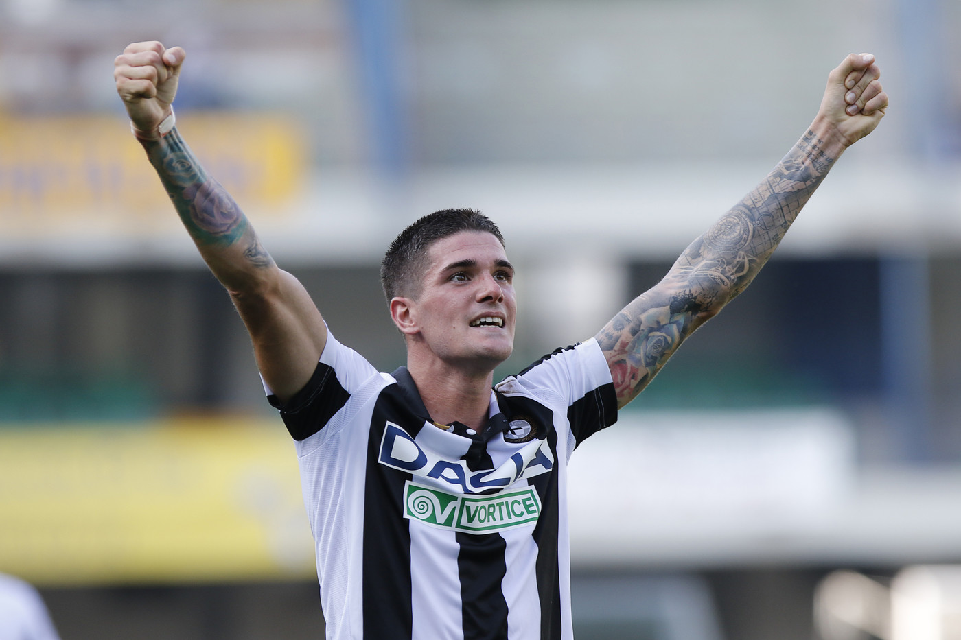 Serie A, De Paul e Lasagna mandano il Chievo in crisi: al Bentegodi è 2-0