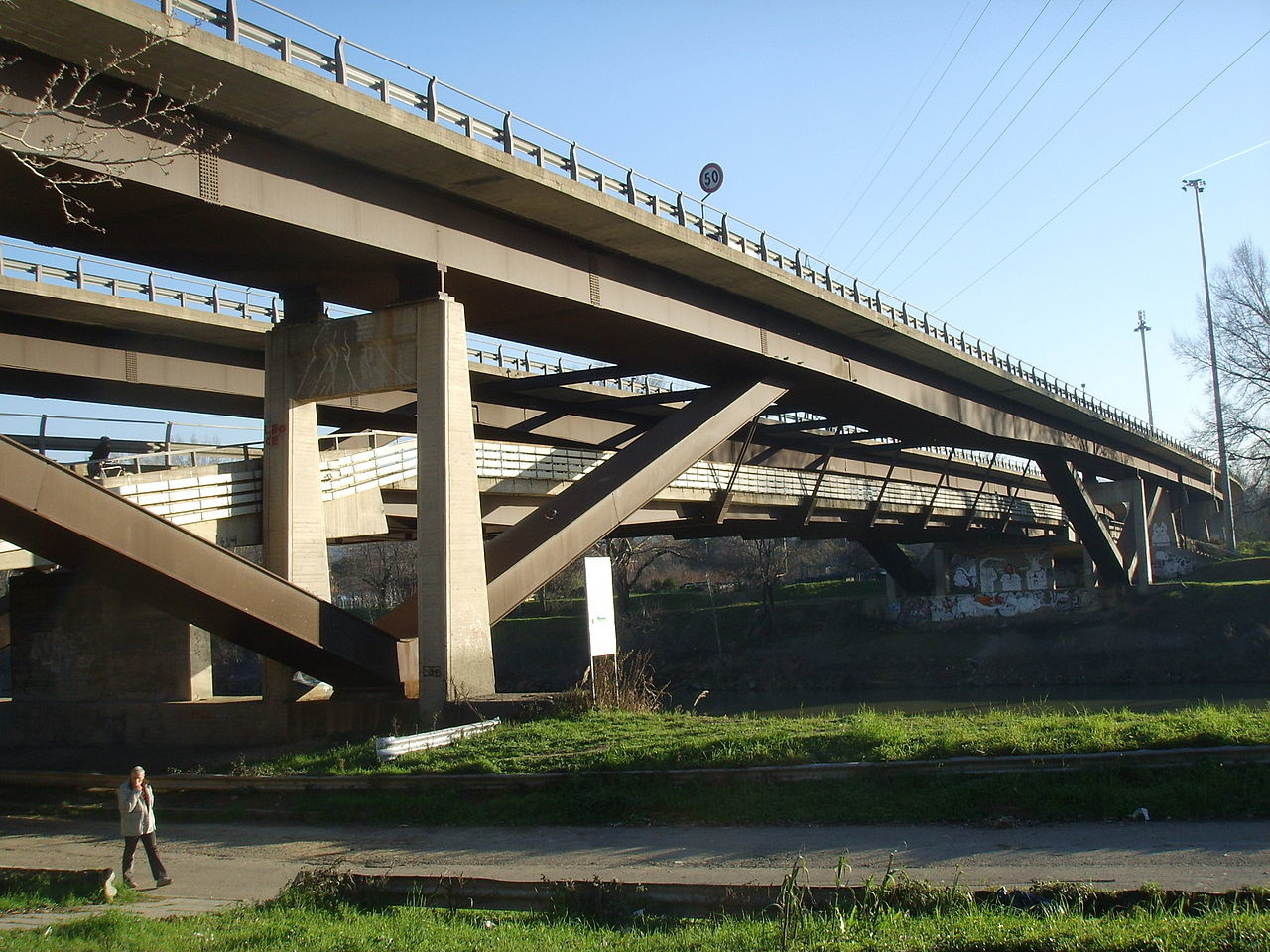 Firenze, studentessa picchiata e violentata su ponte del Varlungo: fermato un 25enne