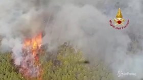 Incendio nel Pisano, fuga dalle fiamme sul Monte Serra