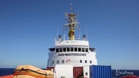 Aquarius, accordo per accogliere i migranti