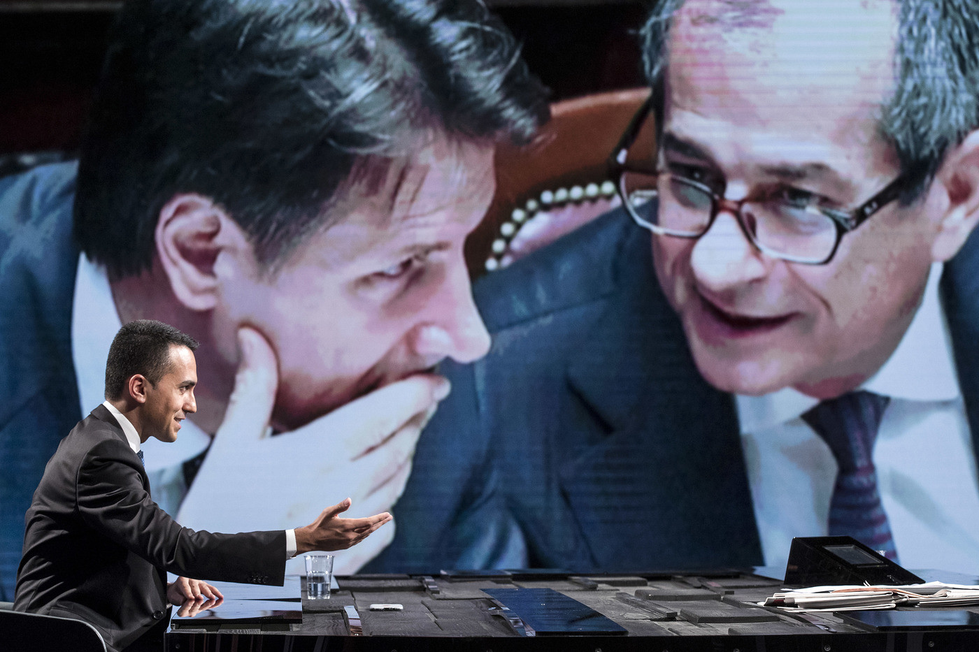 Accordo raggiunto sul 2,4%. Di Maio e Salvini: “È la manovra del cambiamento”