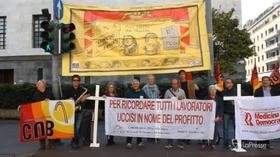 Milano, processo amianto alla Scala: proteste fuori dall’aula