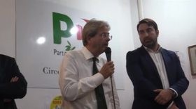 Gentiloni: “Festeggiamenti sul balcone di Palazzo Chigi scena inquietante”