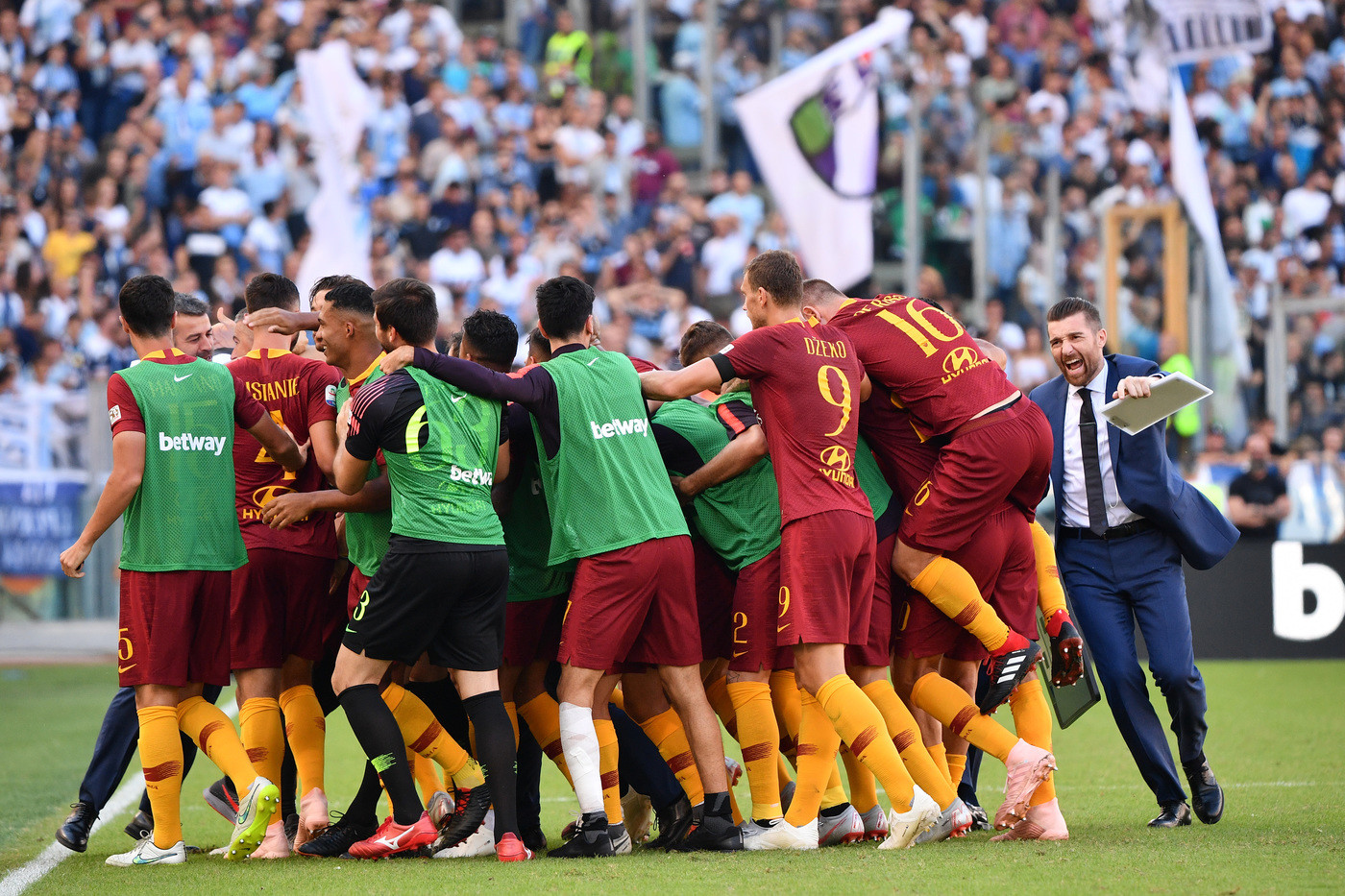 Serie A, non basta Immobile alla Lazio: la Roma fa suo il derby per 3-1