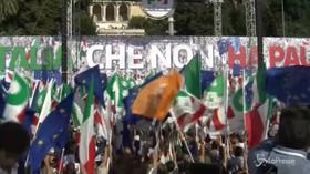 Martina: “A qualcuno piacciono i balconi, a noi la piazza”