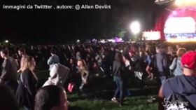 New York, cade transenna e folla in fuga teme attentato: panico al concerto a Central Park