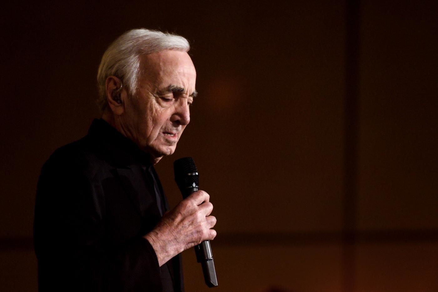 Morto a 94 anni lo chansonnier Charles Aznavour: una vita sul palco