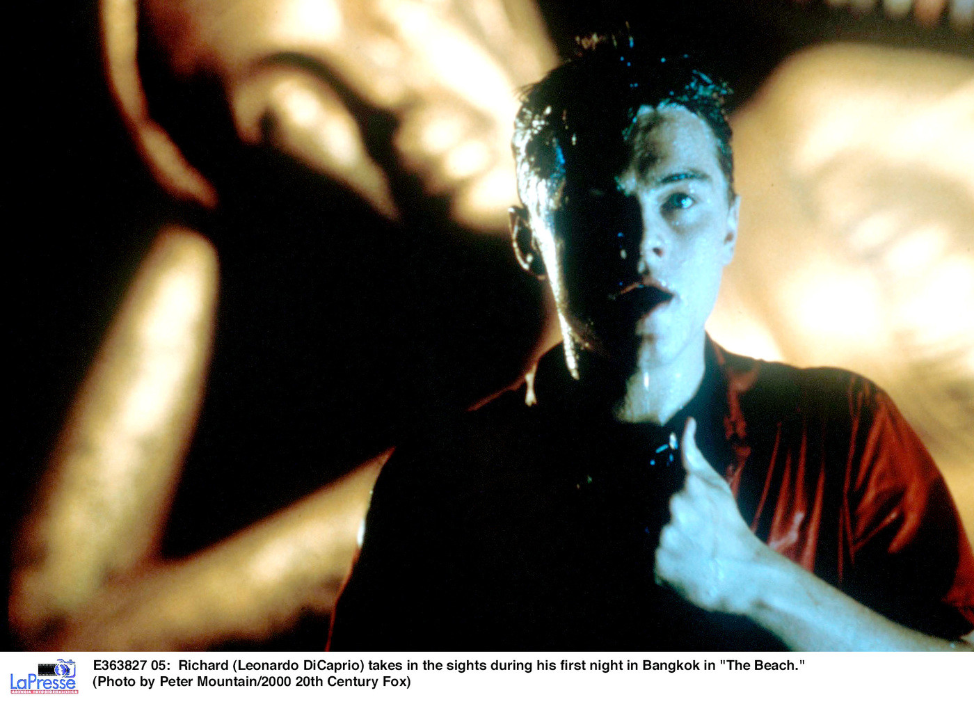 Thailandia, troppi danni dal turismo: chiude la spiaggia di “The Beach”