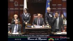 Riace, Sgarbi: “Lucano come chi ricoverava gli ebrei durante il fascismo”