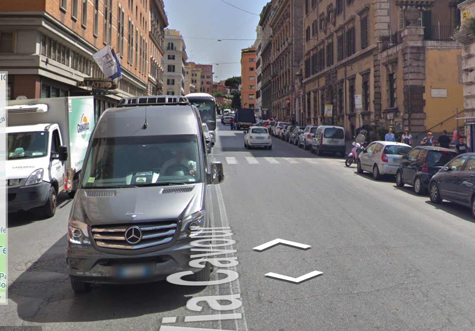 Roma, travolto e ucciso da un bus turistico