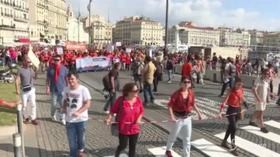 Migranti, a Marsiglia migliaia in corteo per dare solidarietà alla nave Aquarius