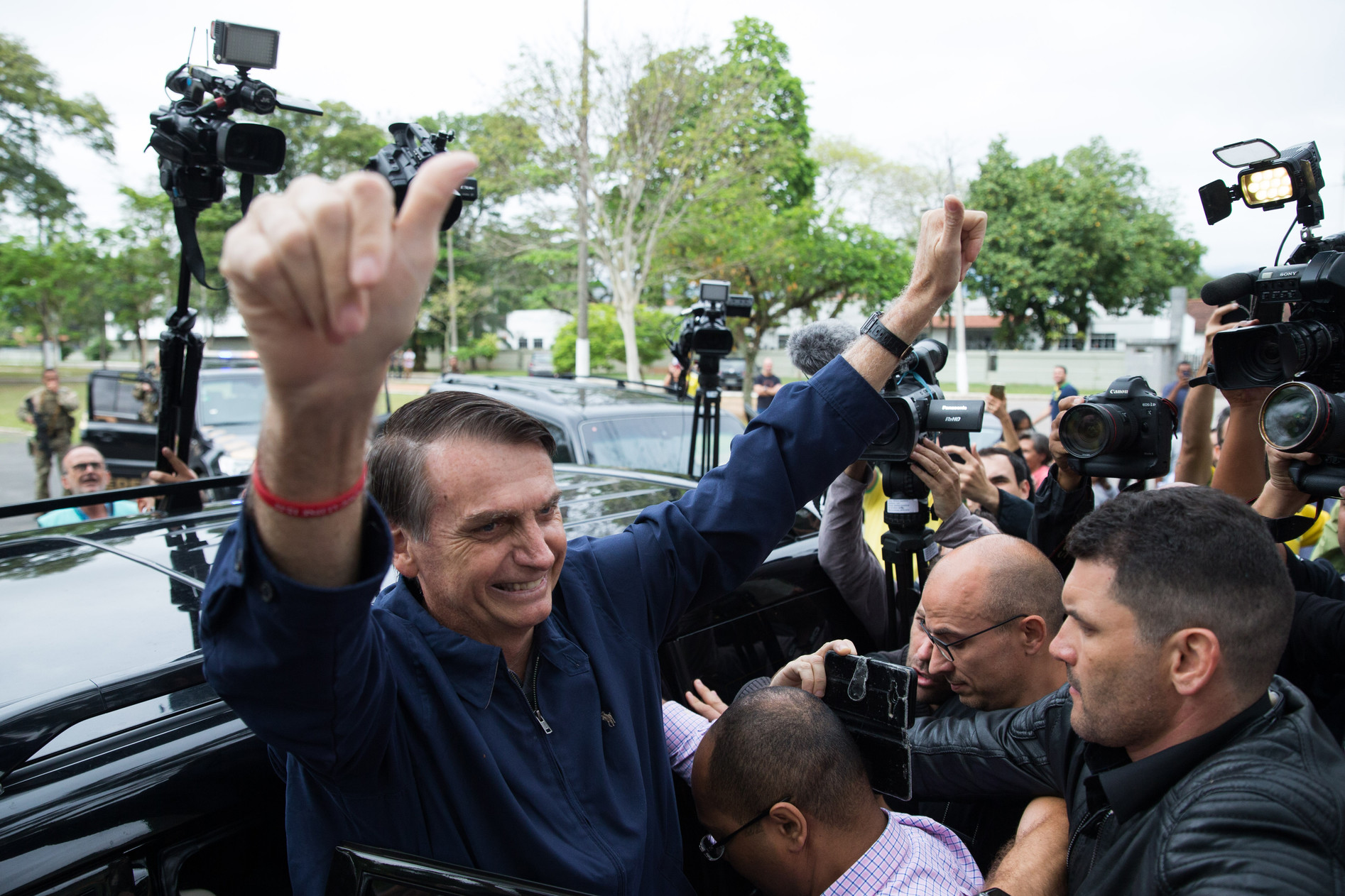 Elezioni in Brasile, Bolsonaro vince il primo turno con il 46%. Sarà ballottaggio con Haddad