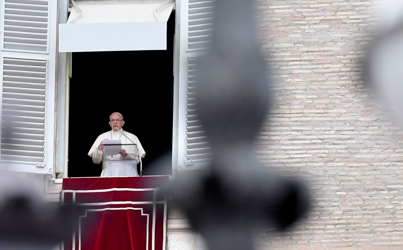 Papa: “Abortire è come assumere un sicario, non è umano”