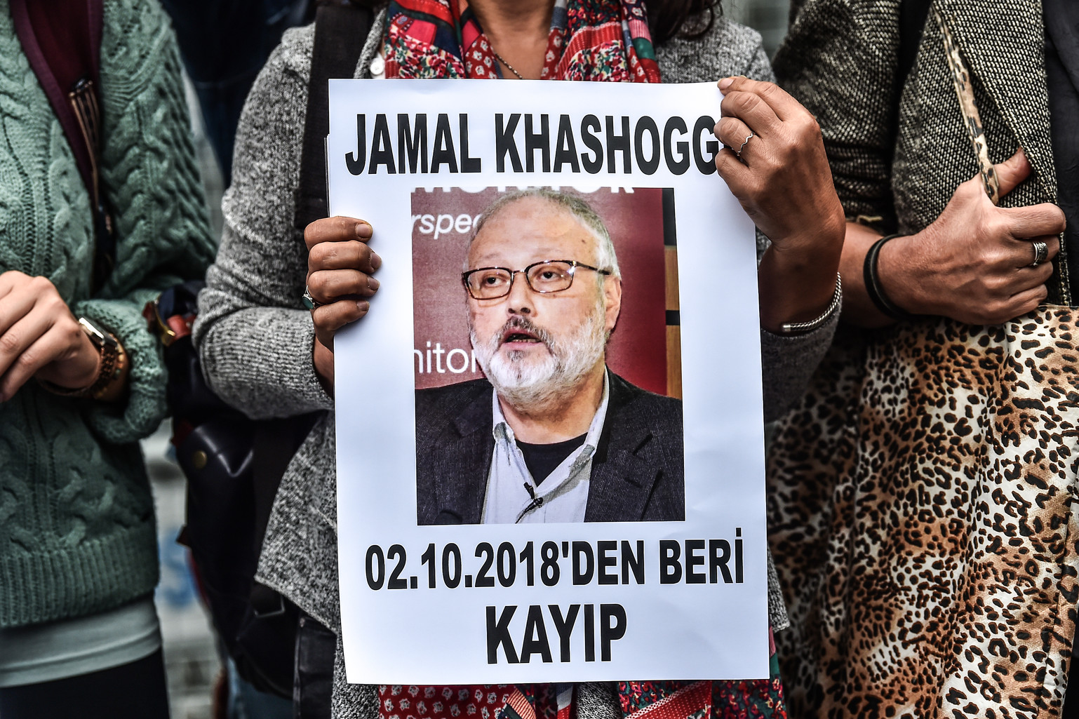 NYT: “Giornalista saudita ucciso per volere dei reali e fatto a pezzi con una sega”
