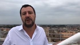 Salvini da Roma: “Lì c’è l’Eur, laggiù Latina, ma non posso dirlo che sennò sembro mussoliniano”