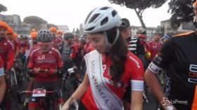 Ciclismo, anche Miss Italia alla Granfondo Campagnolo Roma