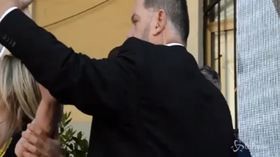 Pd, animalisti interrompono Zingaretti