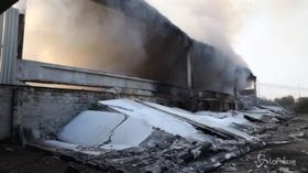 Milano, quel che resta del magazzino di rifiuti andato in fiamme