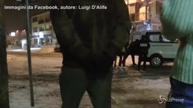 In un video del 2017 la polizia francese ‘scarica’ migranti a Bardonecchia. Ma allora era legale