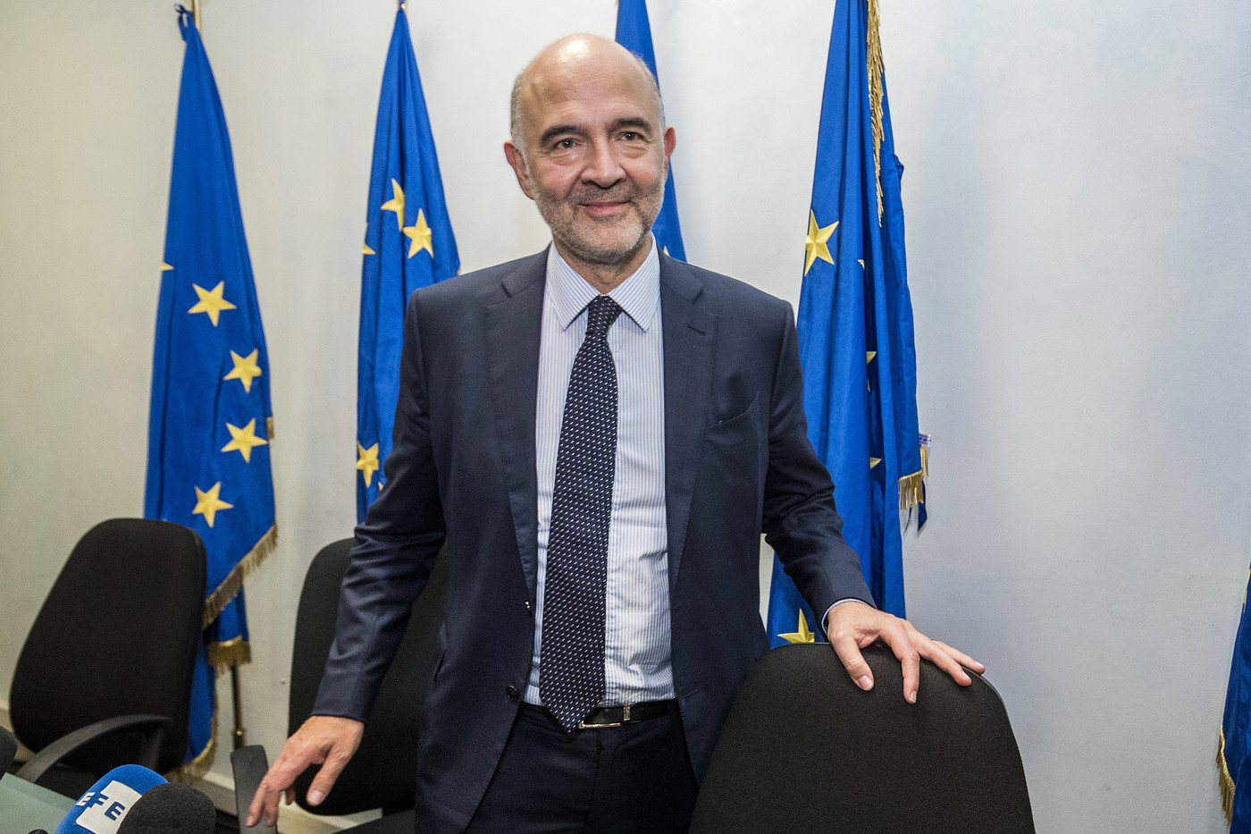 Manovra, Moscovici: “Nessun gioco politico contro l’Italia, aspettiamo una risposta”